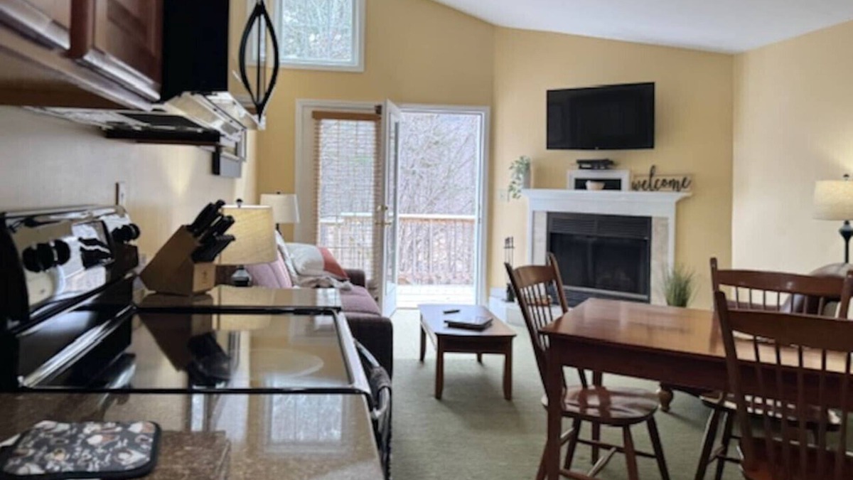 Francestown House | Relax & Unwind | Rural NH Getaway w/Hot Tub
