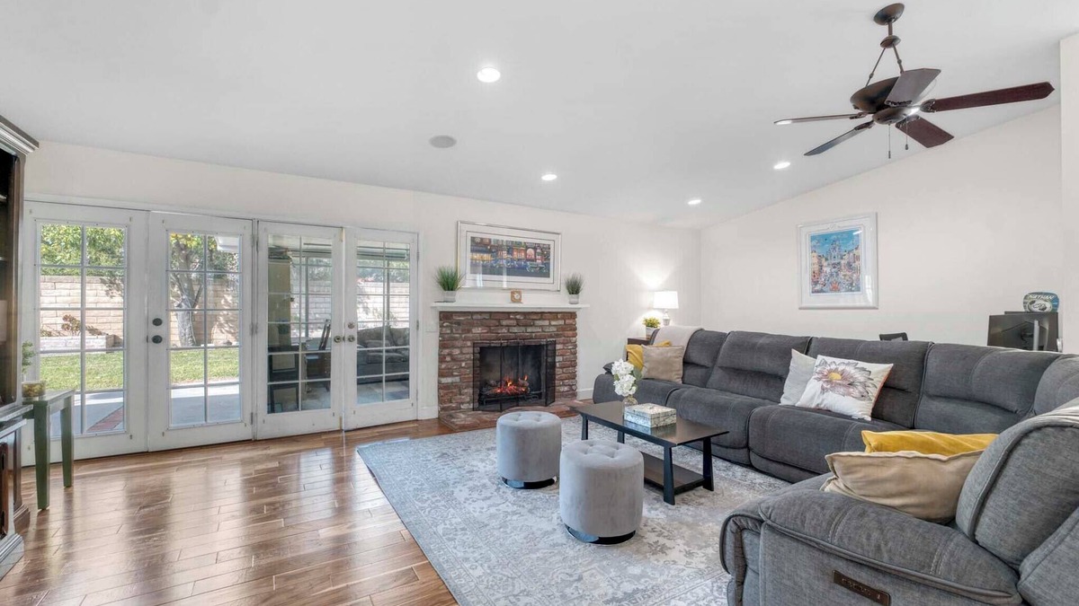 Oak Park House | Relax with the whole family at this peaceful and cozy place to stay.