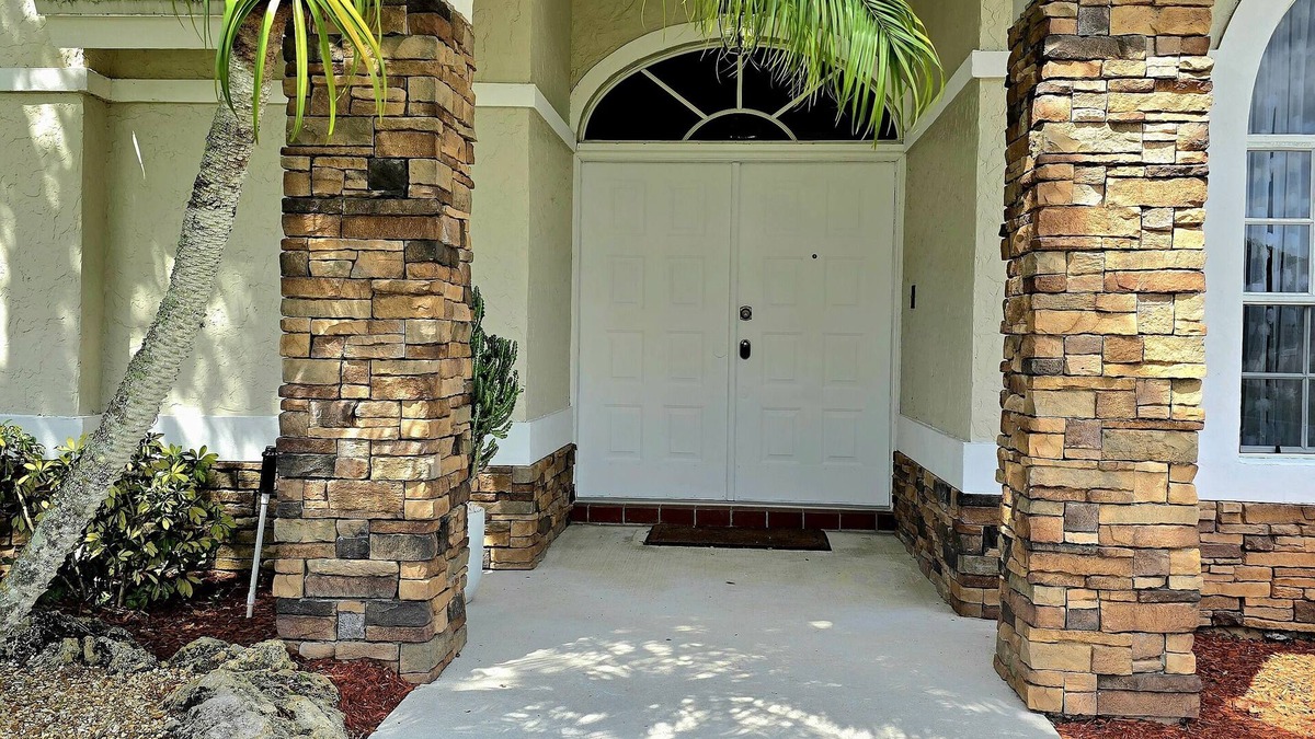 Equestrian Walk House | Relax with the whole family at this peaceful place to stay!