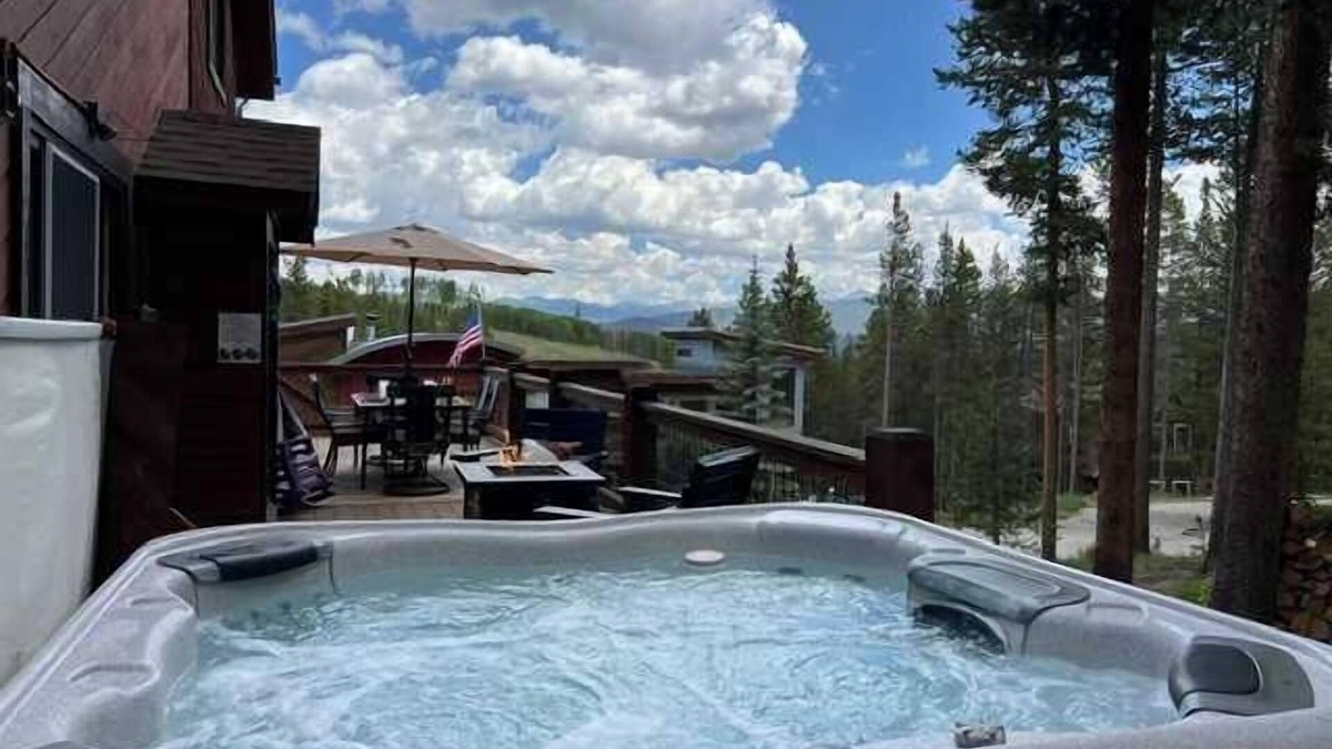 Winterwood House | Relaxation & Adventure in Secluded Forest Retreat