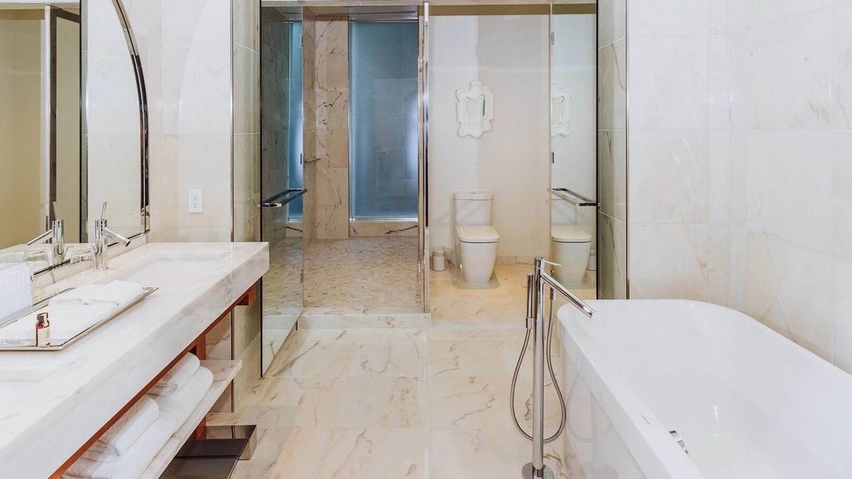 Downtown Seattle Hotel | Relaxation and Comfort in 2 Rooms with Artful Decor - Near Space Needle!
