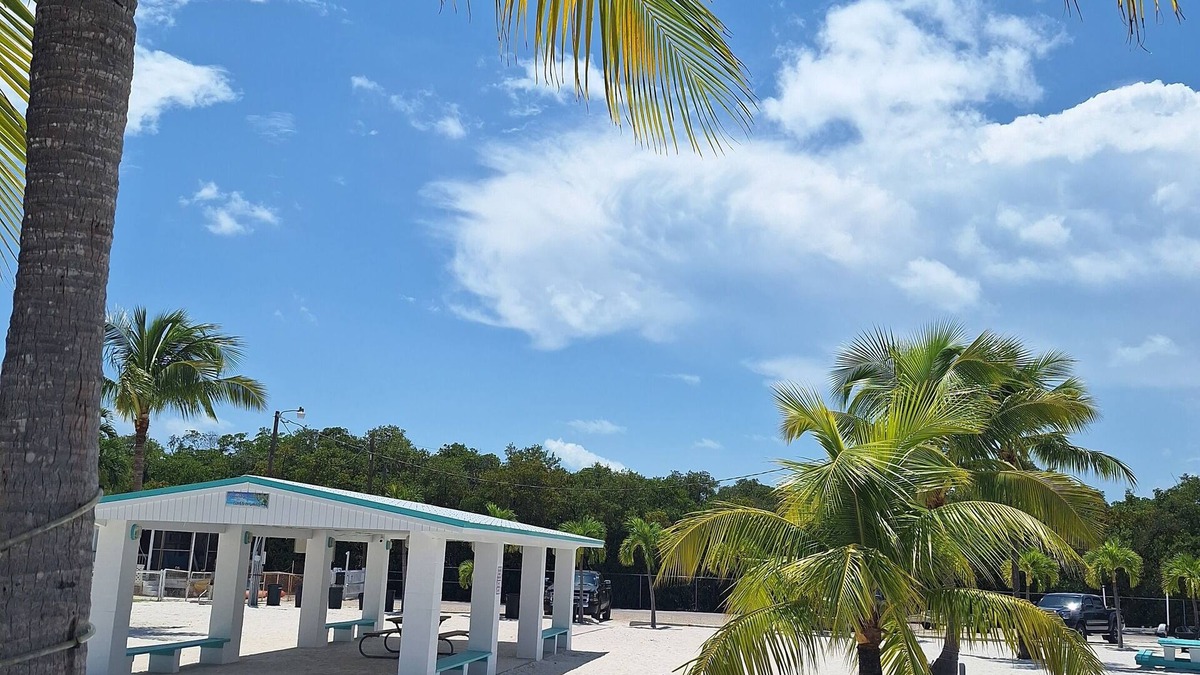 Key Largo Village House | Relaxation Home , closed to private comunity beach , restaurants , Publix .