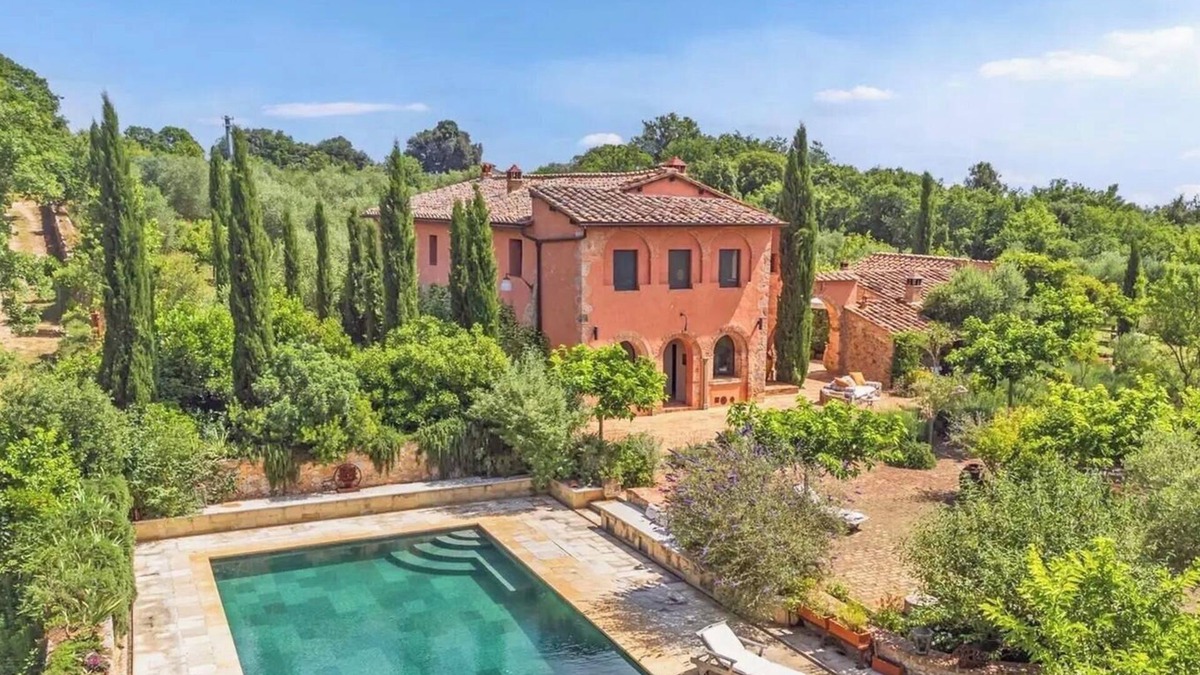 Monteriggioni Villa | Relaxation in the green, in the municipality of Monteriggioni just 7 km from Siena