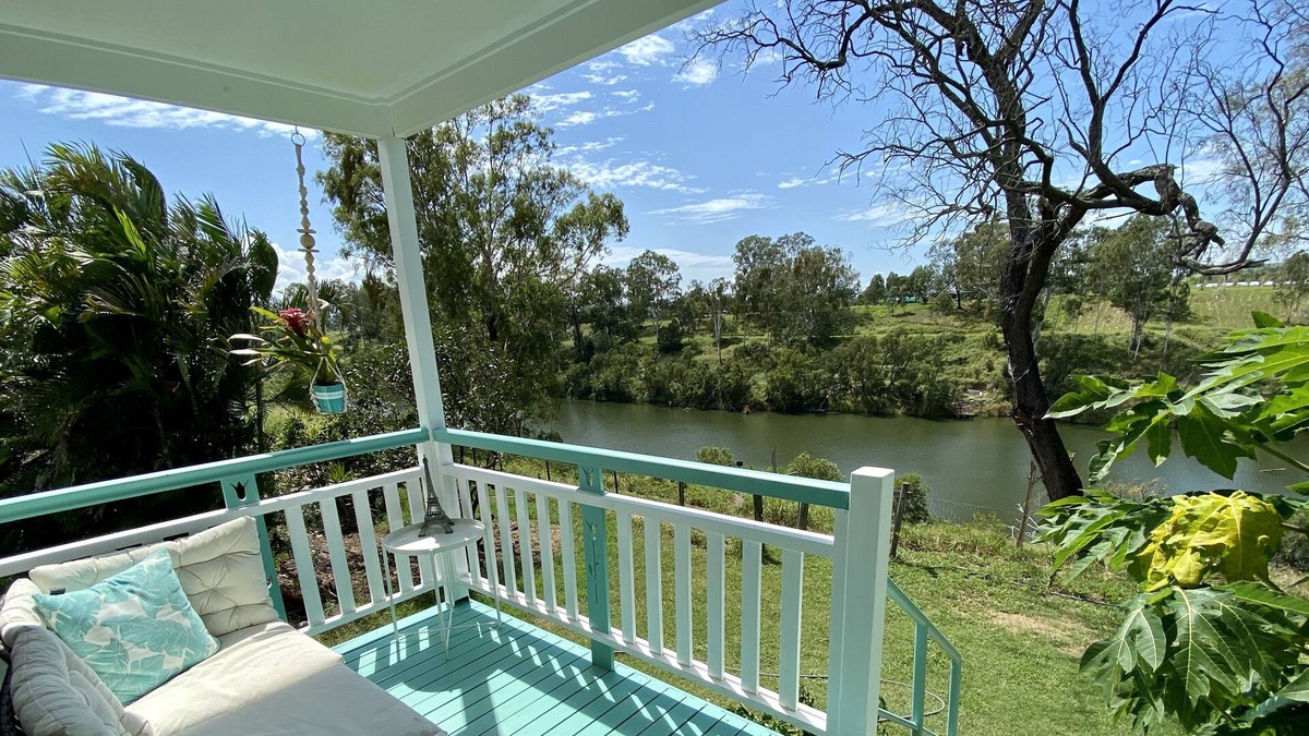 Lowood Cottage | Relaxation, kayaking, fishing on the Brisbane river - get it all at our cottage