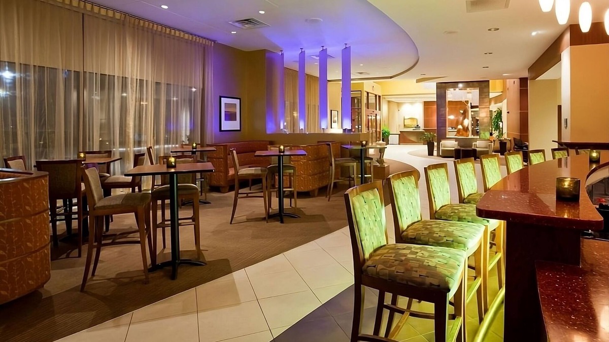 Wauwatosa Hotel | Relaxation Retreat in West Wauwatosa! 4 Modern Units, Pets Allowed, Free Parking