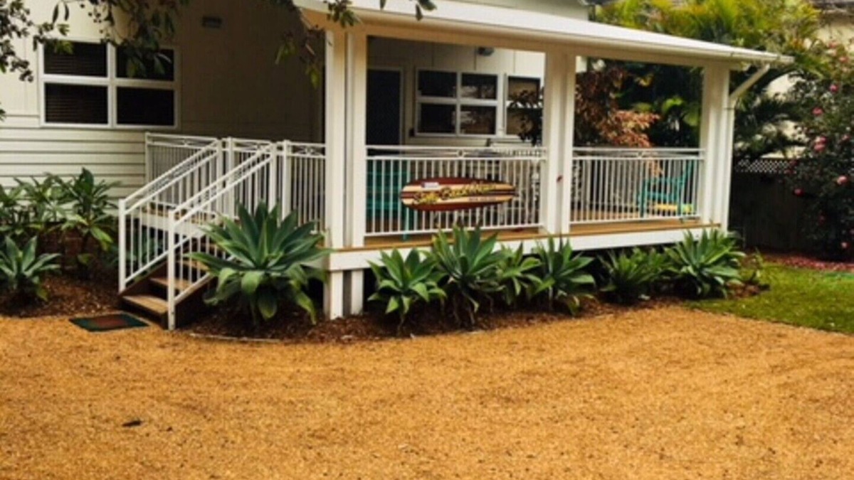 Bateau Bay House | Relaxed 1950s Beach House by Shelly Beach