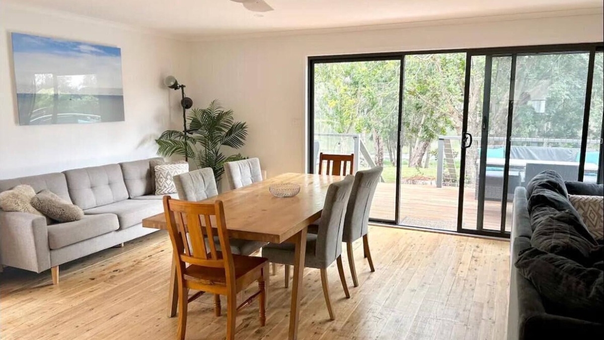Wallaga Lake House | Relaxed and peaceful 2BR home on Wallaga Lake close to Camel Rock Beach