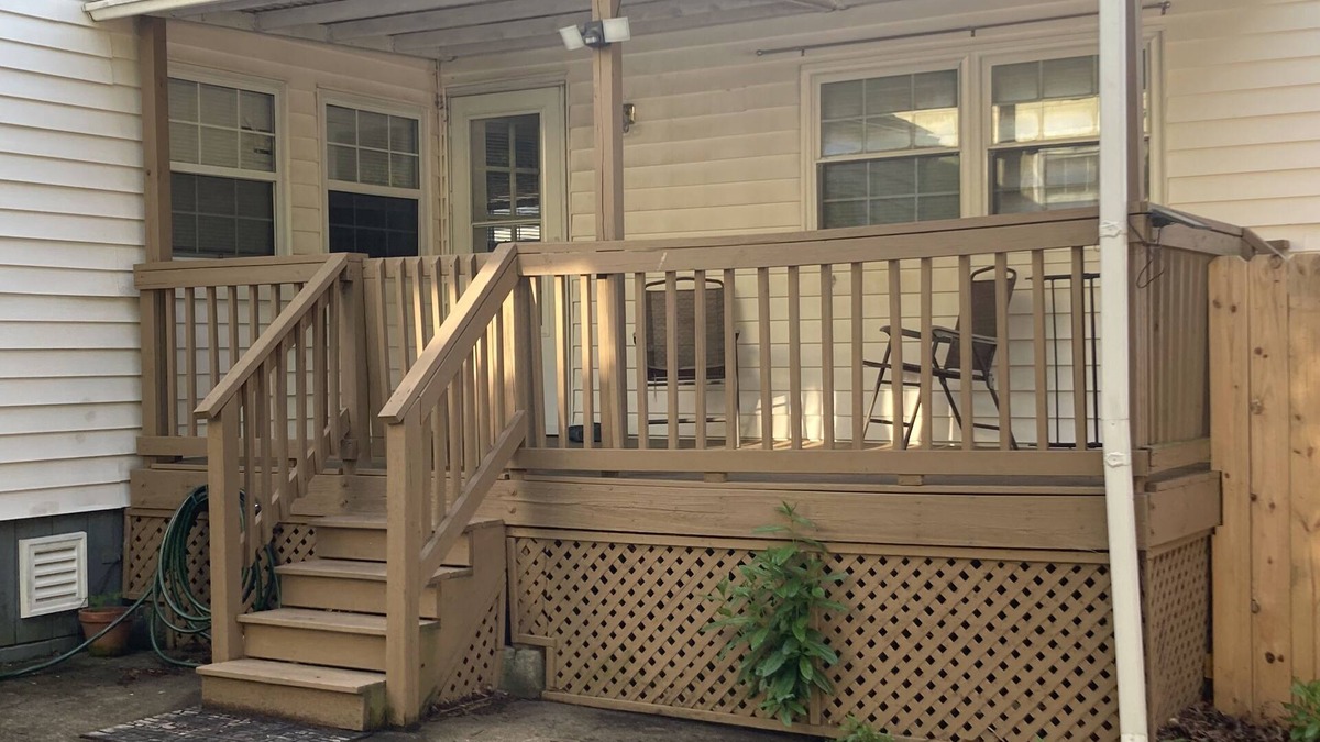 Lexington House | Relaxed summer home near UK and Hospitals
