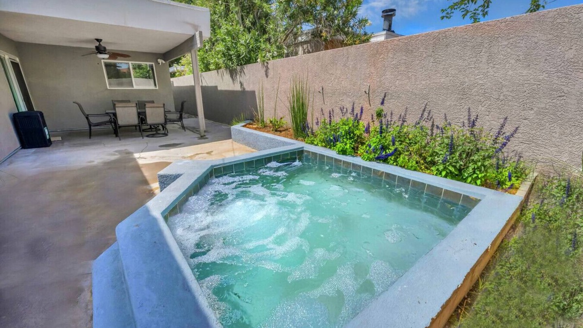 Rancho Oakey Apartment | Relaxing 1-Story Villa: Hot Tub BBQ, By the Strip