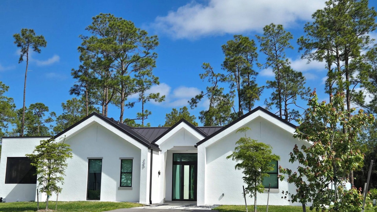 Rural Estates House | Relaxing 2-Bedroom Retreat in Secluded area, Lush Surroundings