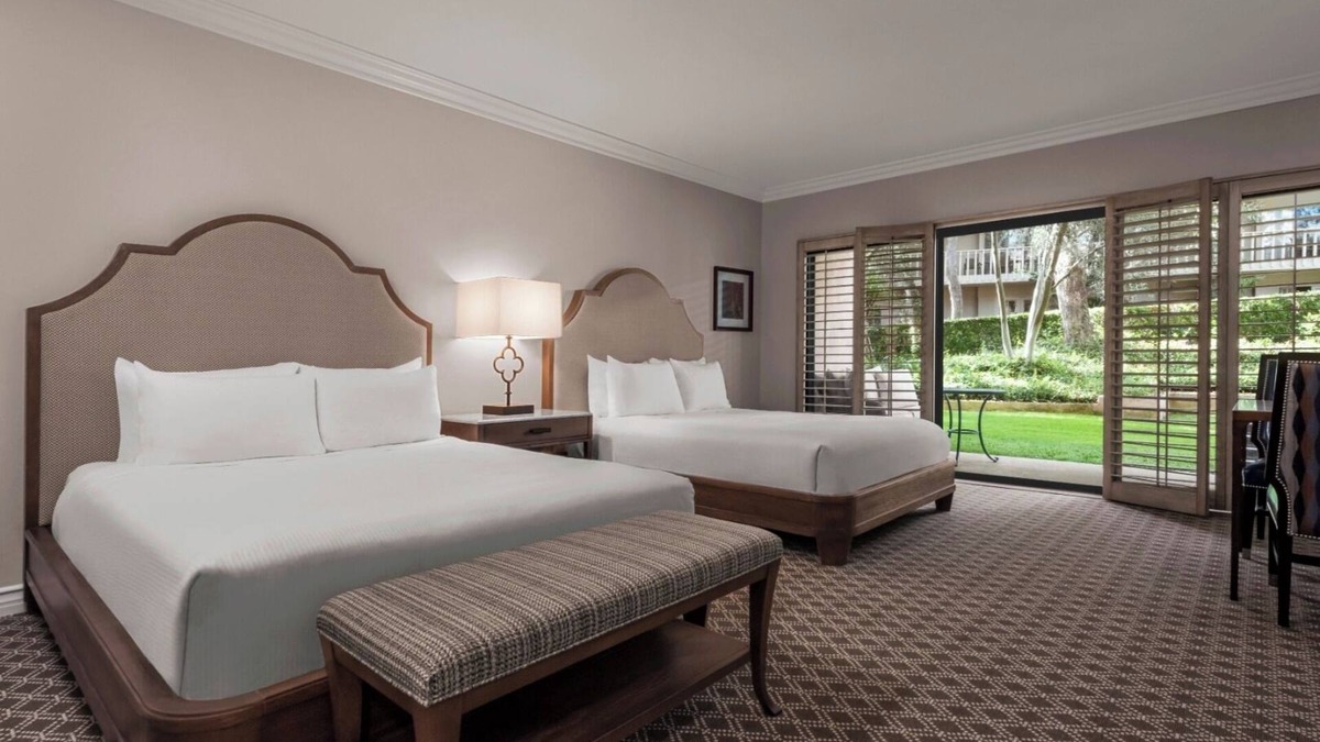 Rancho Bernardo Hotel | Relaxing 2 Queen Room Overlooking Lush Gardens or Fountain, 2 Units