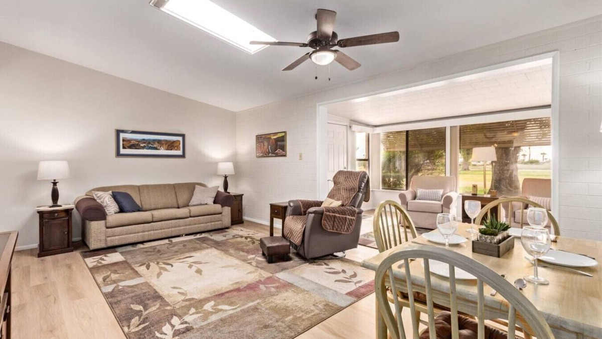 Sun City House | Relaxing 2BR+Den Golf Retreat with Backyard & BBQ