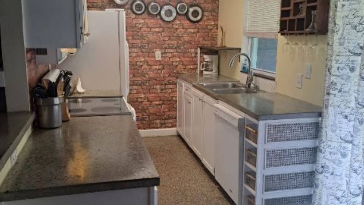 Cocoa West House | Relaxing 3 Bed/1.5 Bath "dog friendly". Sorry, No cats allowed. nSleeps 6