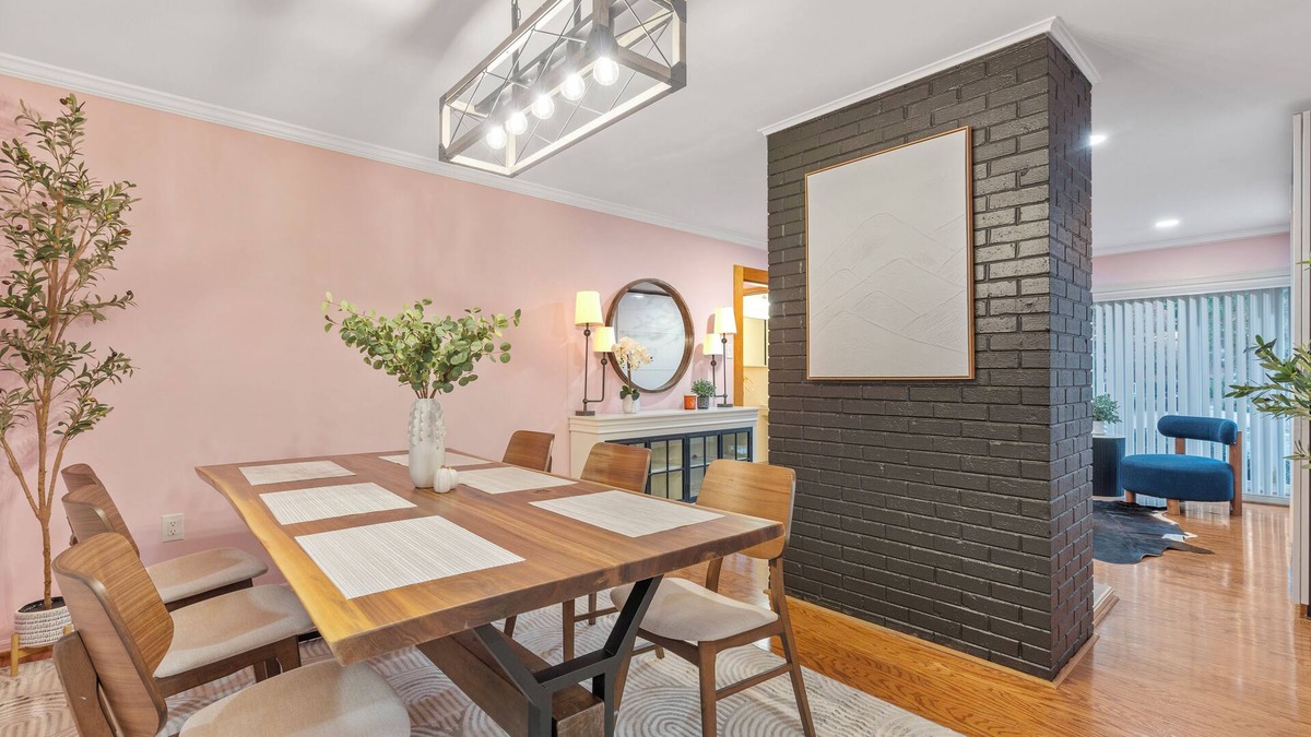 North Springfield House | Relaxing 3-bedroom Home on 1 level w/Sauna & Firepit, 20 Mins to D.C.