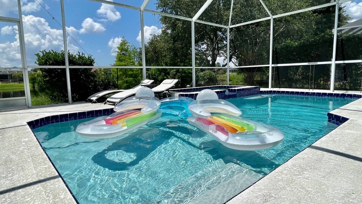 Lakeview Village House | Relaxing 3BED 2BATH POOL Home w. Pond View & HOT TUB