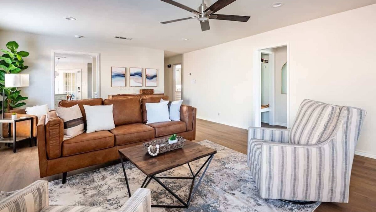 Corsicana House | Relaxing 3BR Stay - BBQ, Games & Comfort!