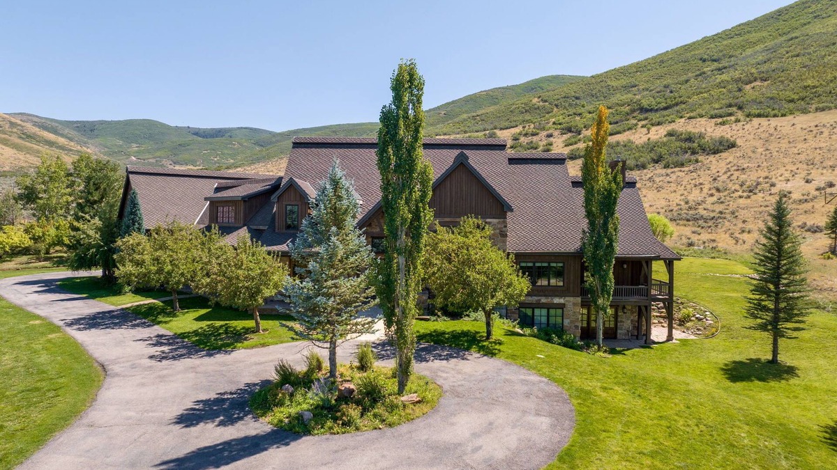 Daniel House | Relaxing 9,900 sqft 8B Rustic Estate on 40 acre Private Ranch with 2 Hot Tubs