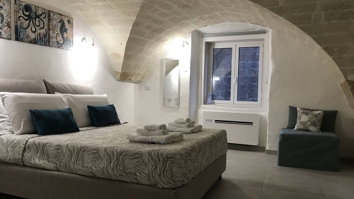 Isola del Borgo Antico Apartment | Relaxing and romantic SCIROCCO apartment
