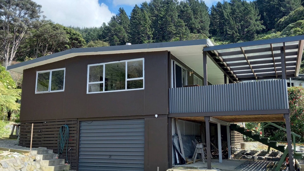 Hakahaka House | Relaxing Bach at Hakahaka