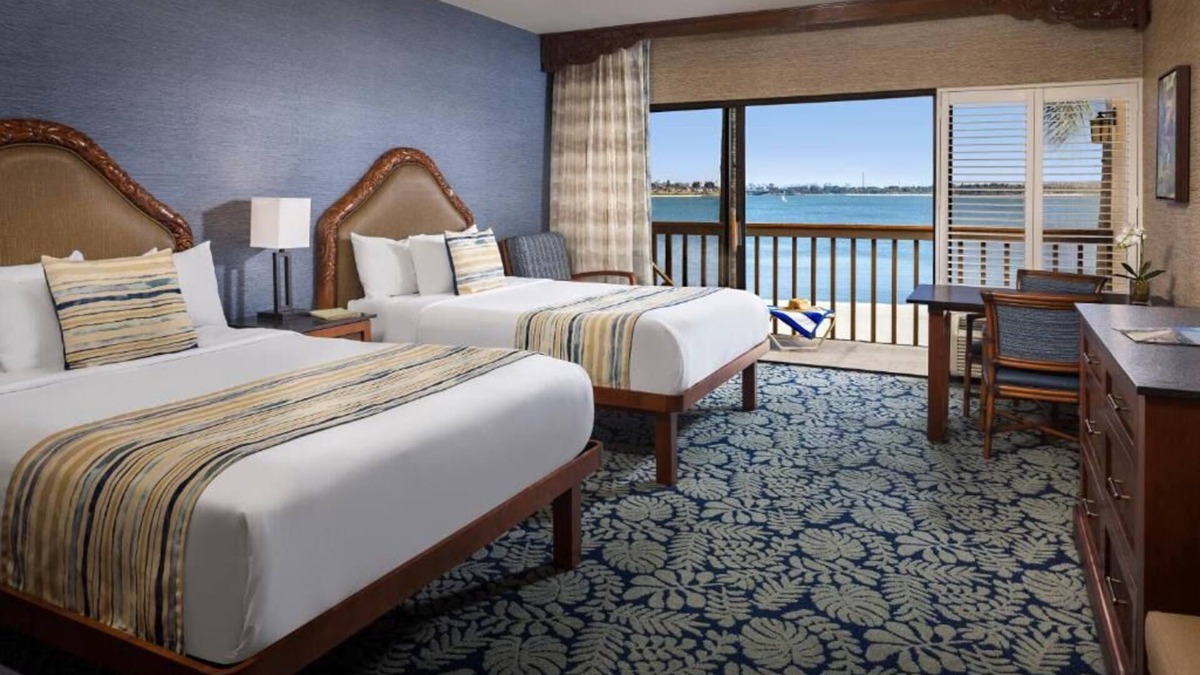 Crown Point Hotel | Relaxing Bayfront Double Suite | Catamaran Hotel & Spa | 2 units