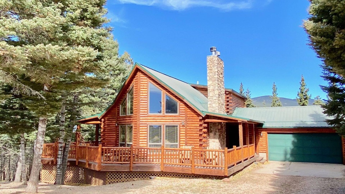 Cuchara House | Relaxing, Bright, and Spacious Cuchara Log Cabin