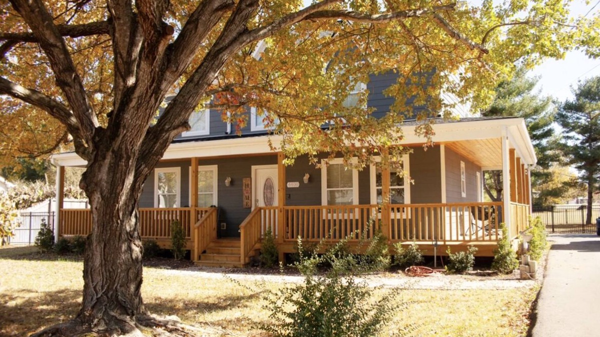 Murfreesboro House | Relaxing Country Home, Huge Fenced Yard, Backyard Gazebo Bar w/TV & Griddle .