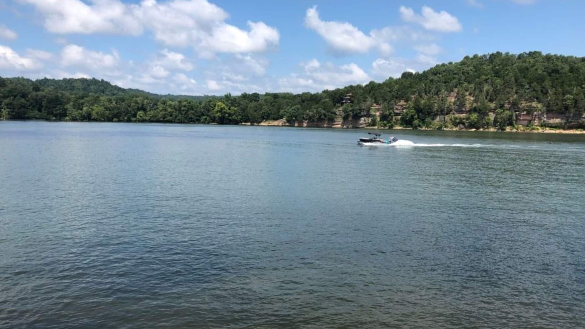 Flatwoods RV Rental | Relaxing-Cozy Water Front RV Lot overlooking the Tennessee River - Kentucky Lake