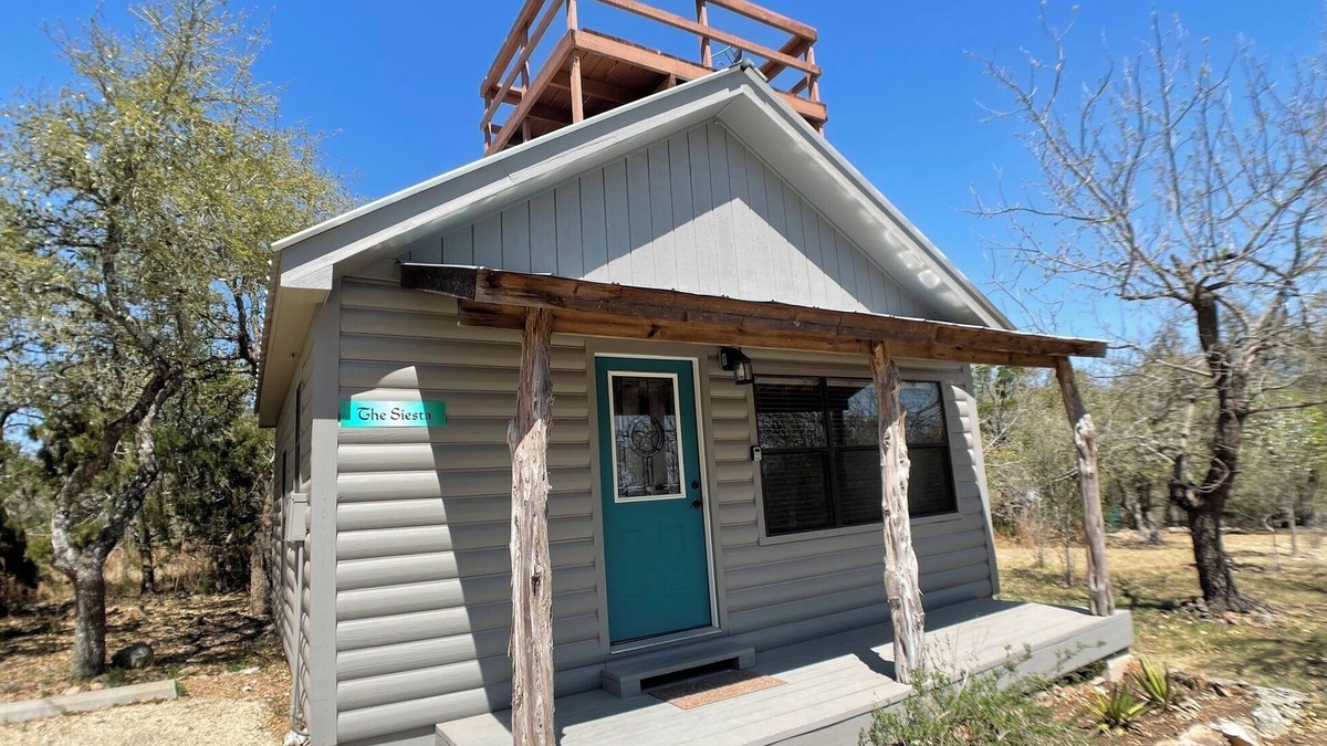 Fredericksburg Apartment | Relaxing Getaway at The Siesta Cabin, Pet Friendly