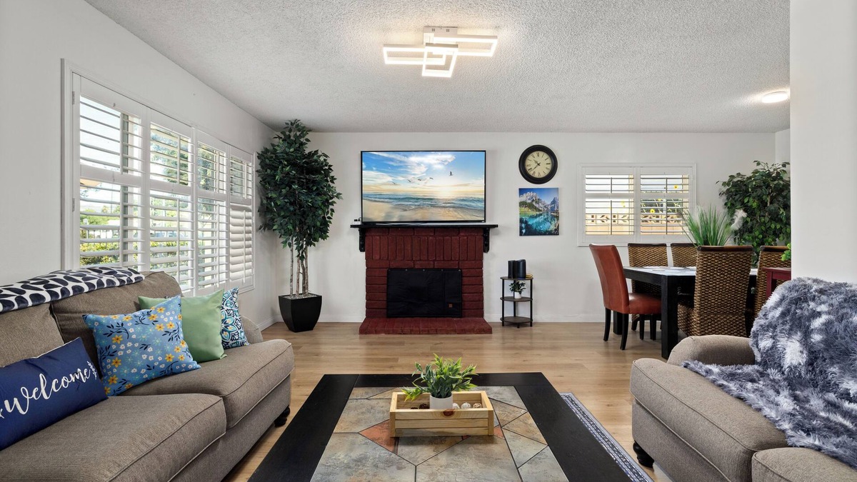 Winnetka House | Relaxing Getaway w/Game Room, Pickleball & More