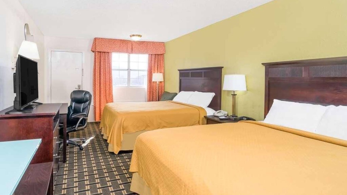 Lookout Valley Neighborhood Association Resort | Relaxing Hideaway! Free Parking, Pets Allowed, Minutes from Chattanooga Zoo!