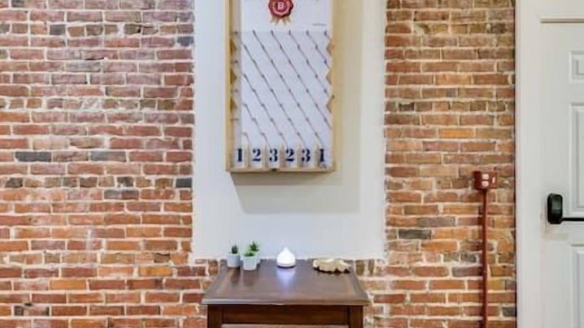 Downtown Apartment | Relaxing Historic Downtown Loft w/gated parking