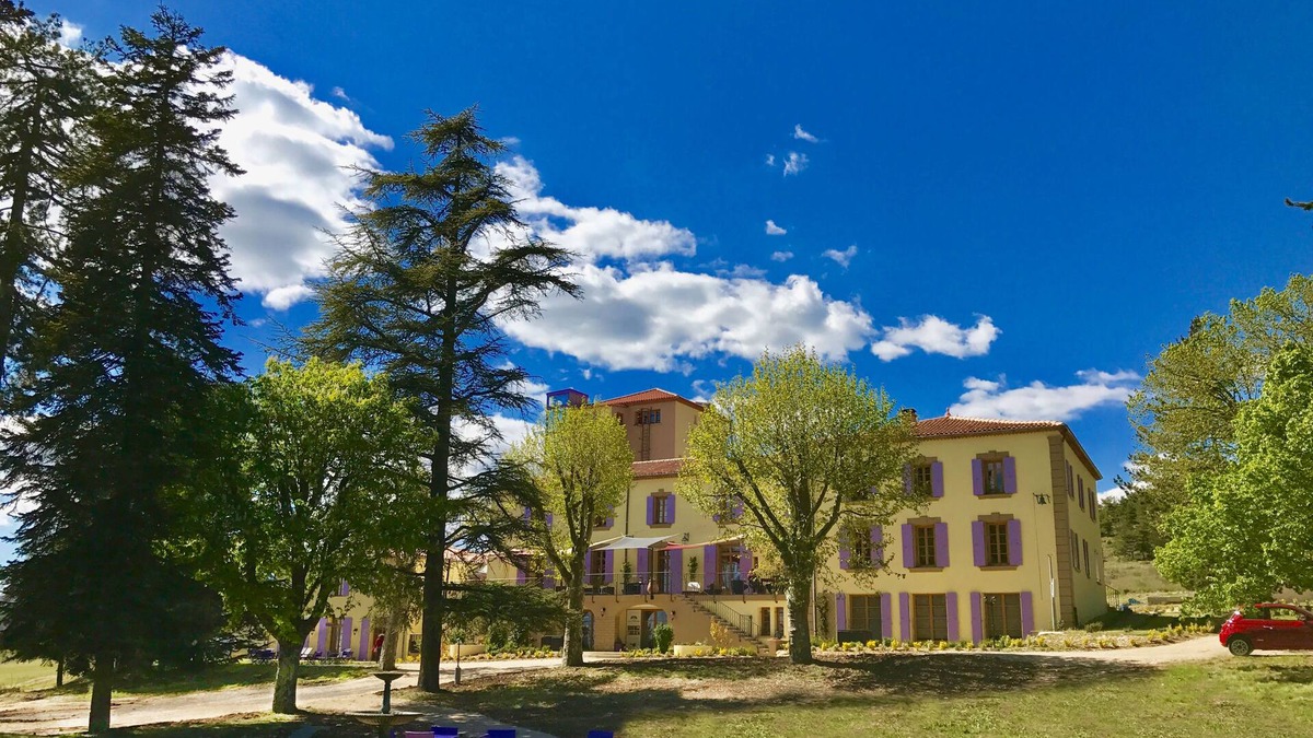 Ferrassieres Apartment | Relaxing in the Drôme Provençal