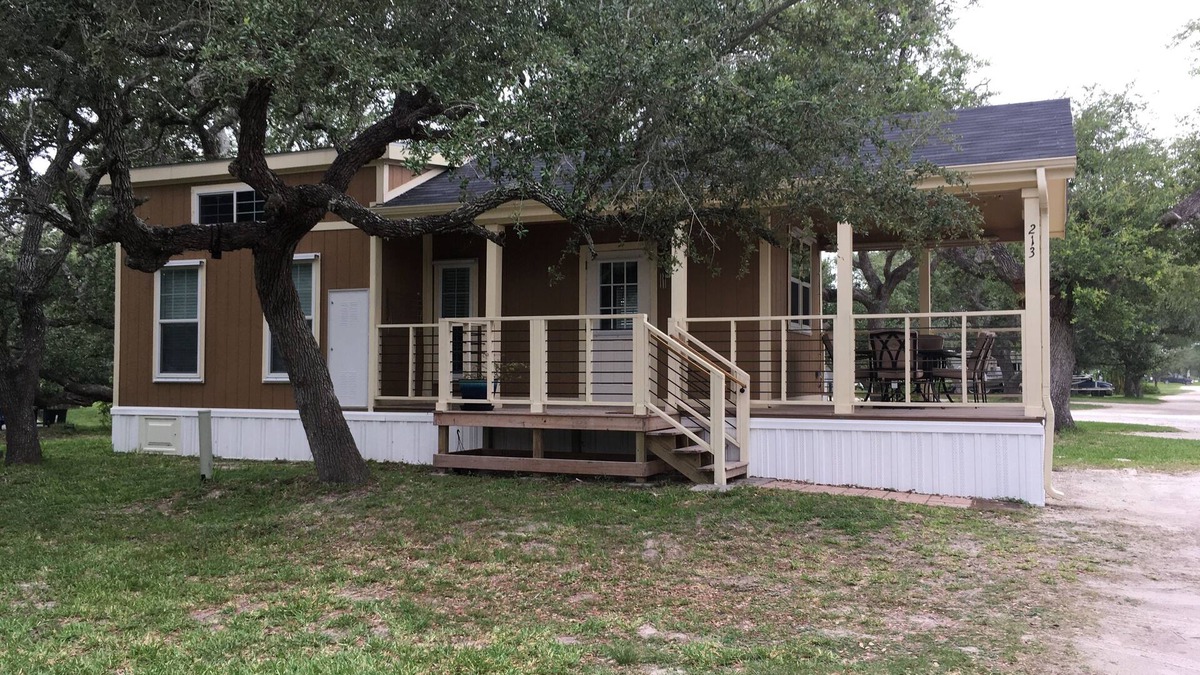 Rockport Cottage | Relaxing L'il Cozy Cottage