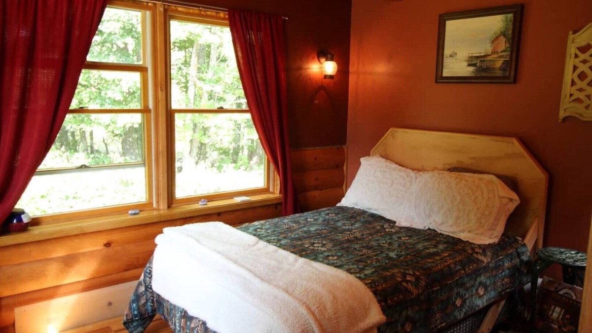 Frankfort House | Relaxing lodge in the woods