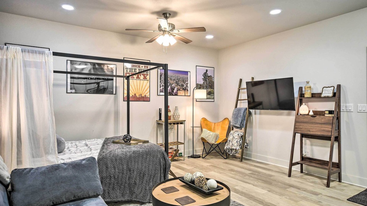 Lubbock Apartment | Relaxing Lubbock Studio ~ 6 Mi to Texas Tech