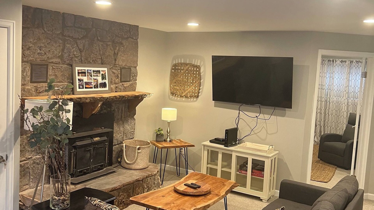 Cascade-Chipita Park Apartment | Relaxing Mt. Walkout Retreat-"Retreat Below Chipita Park"