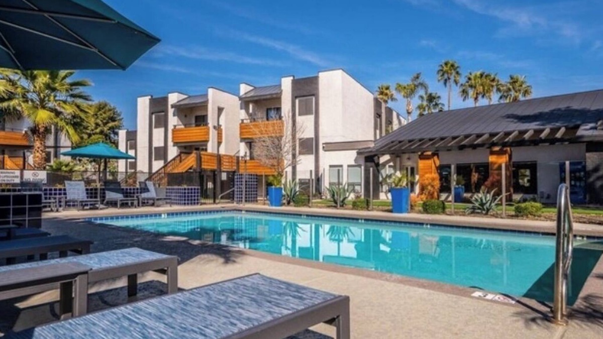 Mesa Apartment | Relaxing Mesa 1 BD Getaway w/Pools, Game Room, Basketball Courts+ More