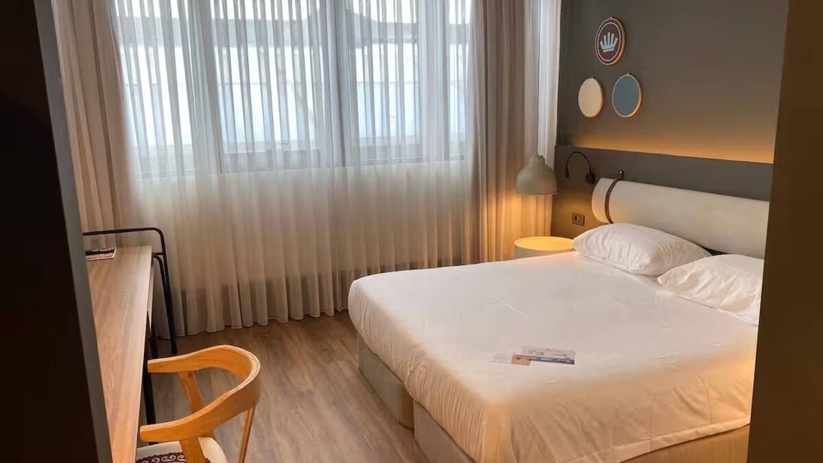 Oisterwijk Hotel | Relaxing Place Near Wooded Trails — Comfortable Stay with Free Parking Included