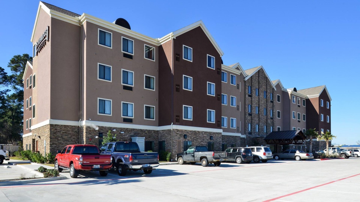 Tomball Condo | Relaxing Retreat in Tomball | Shared Outdoor Pool + Free Breakfast