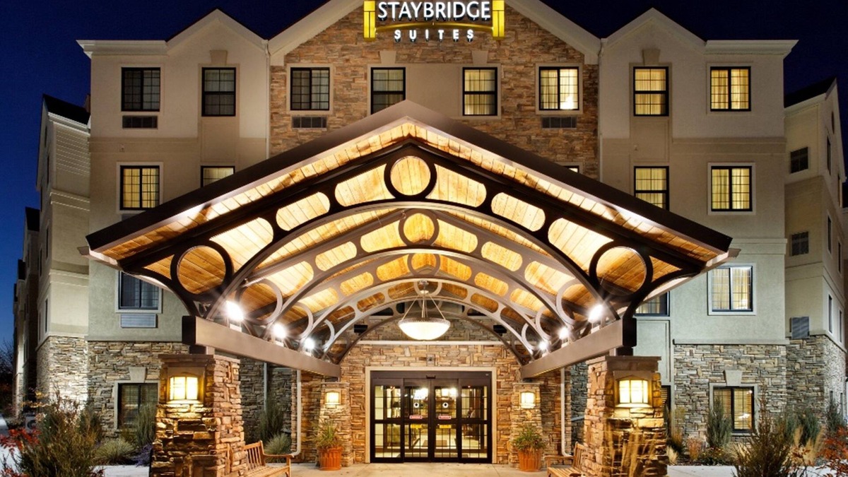 Rossford Condo | Relaxing Retreat Near Downtown Toledo | Fitness Center + Free Breakfast!