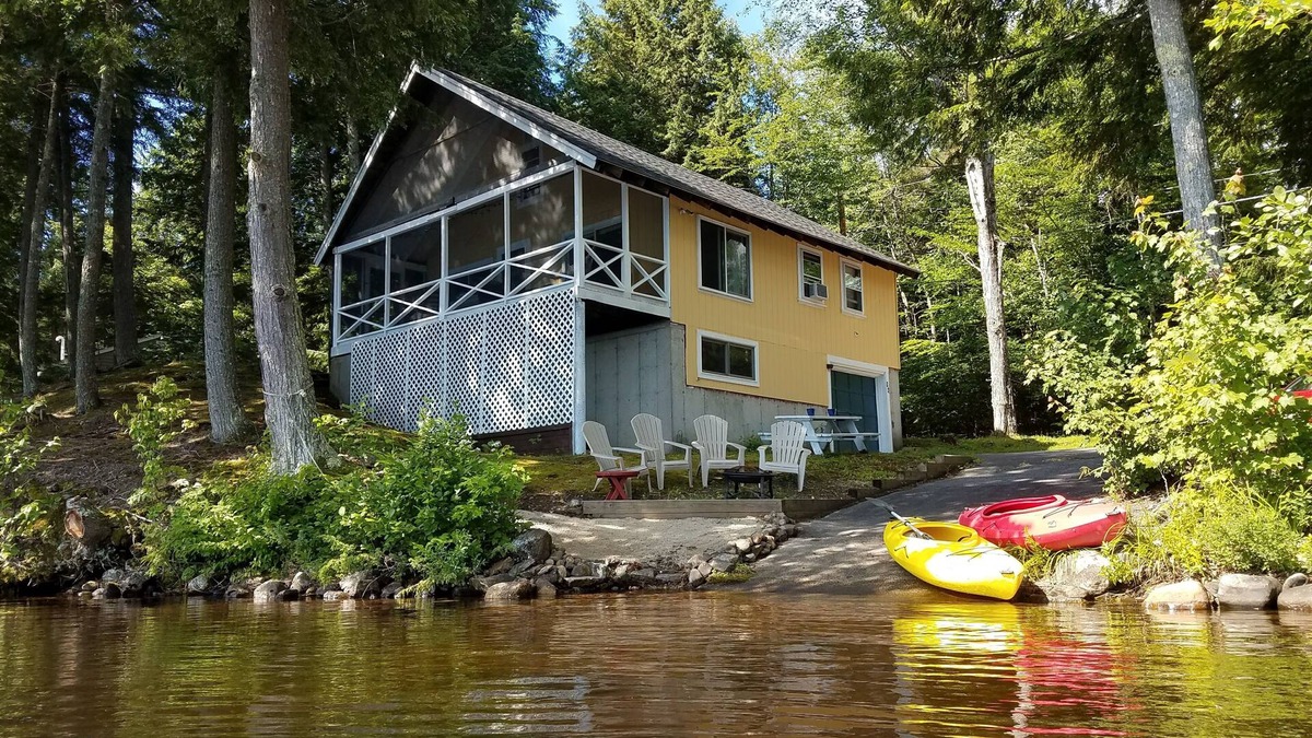 Limerick House | Relaxing Retreat on Sokokis Lake