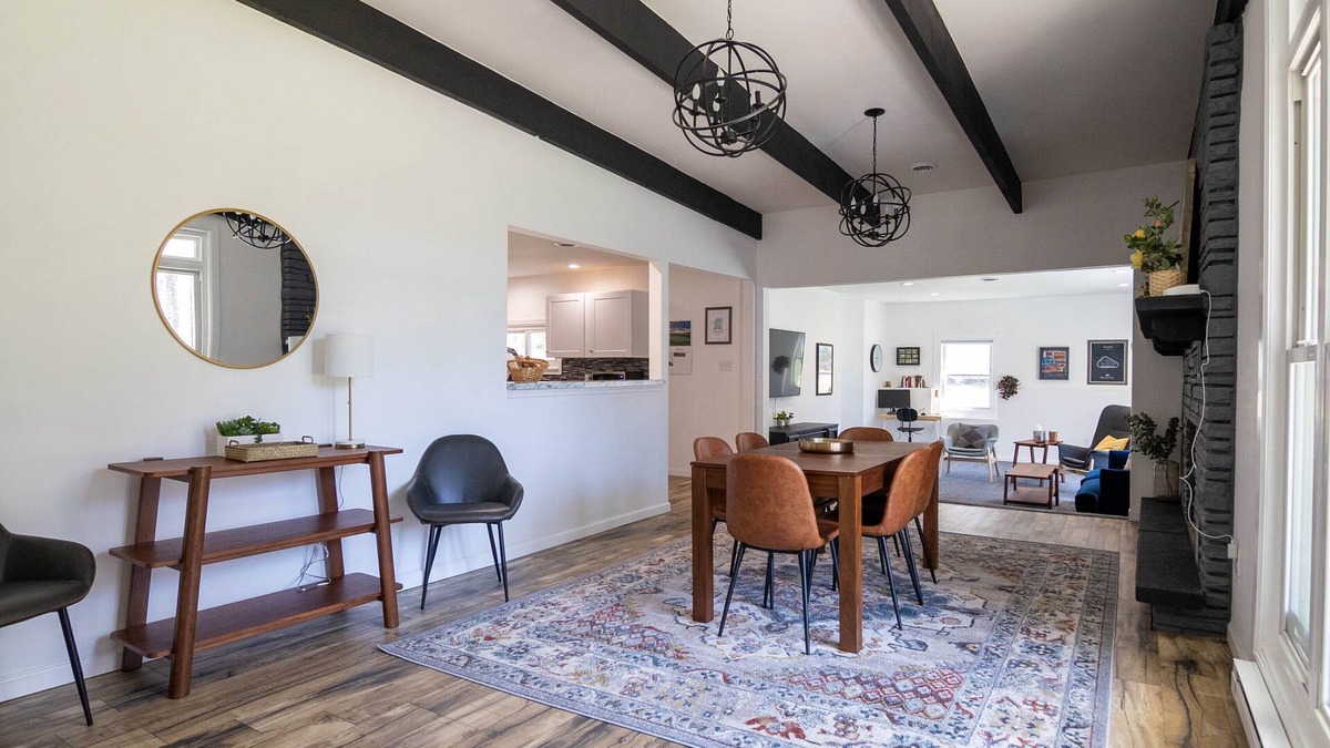 Pocono Lake House | Relaxing Retreat w/high speed wifi and firepit!