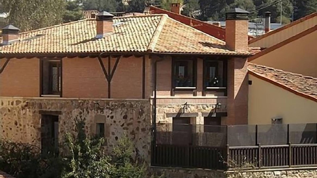 Molinos de Duero Cottage | Relaxing Rural House Caminos de Machado overlooking the river - for 10 people