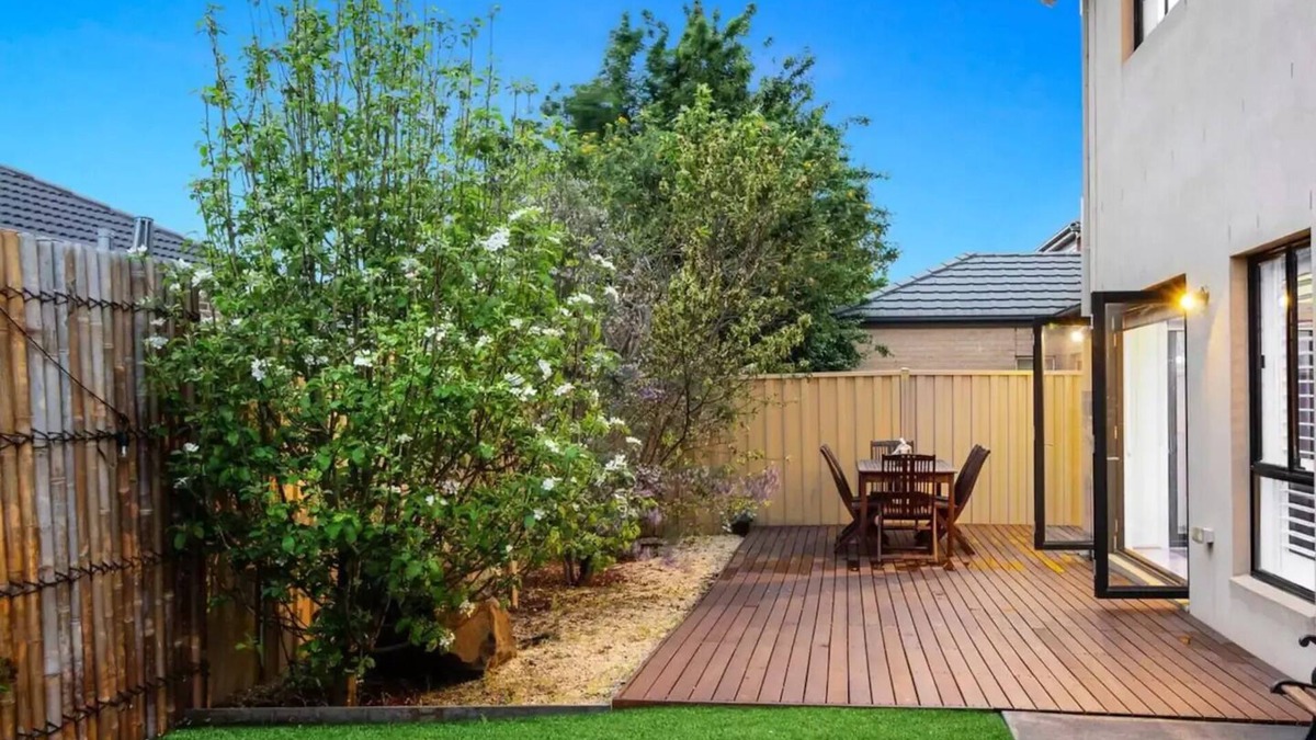 Caroline Springs House | Relaxing, spacious and luxury