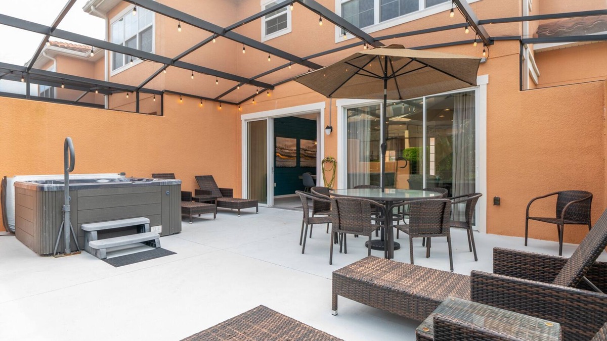 Kissimmee House | Relaxing, Spacious 3Bed 3Bath Townhouse with own Jacuzzi