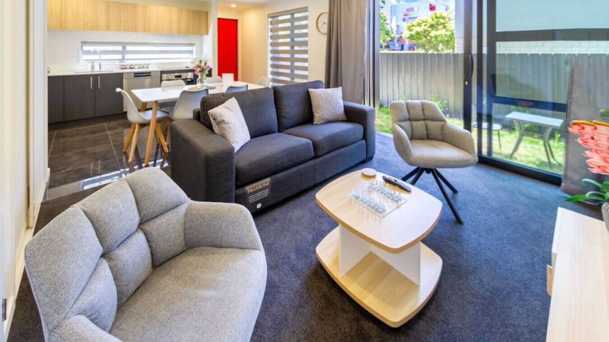 Riccarton House | Relaxing stay across from Westfield mall Sleeps 6