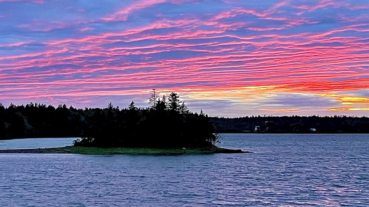 Eastport House | Relaxing Sunset Getaway!