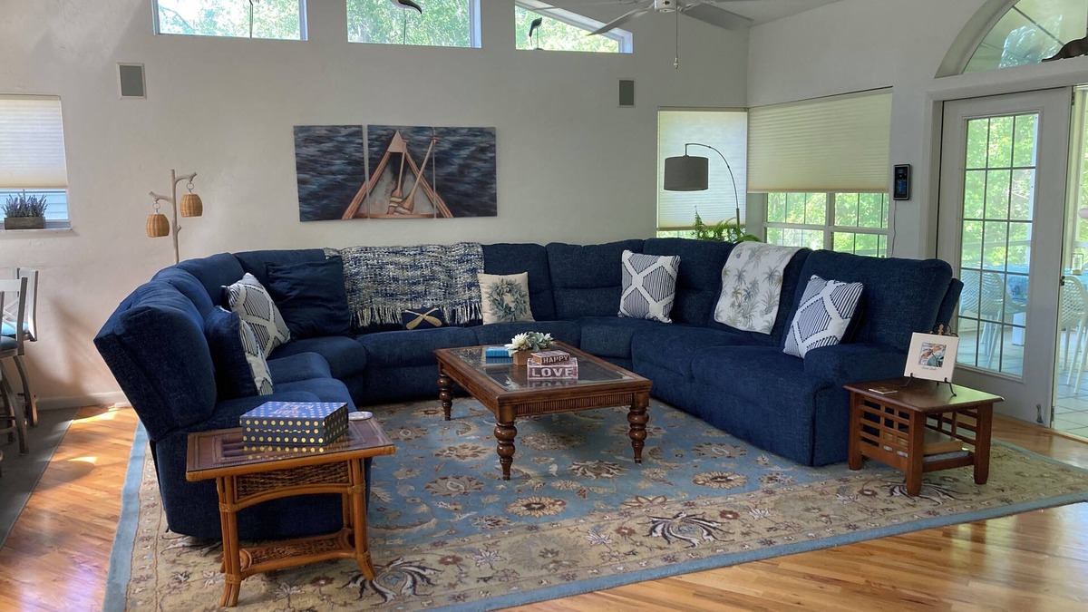 Dunnellon House | Relaxing, well-stocked riverfront home including kayaks for 10.