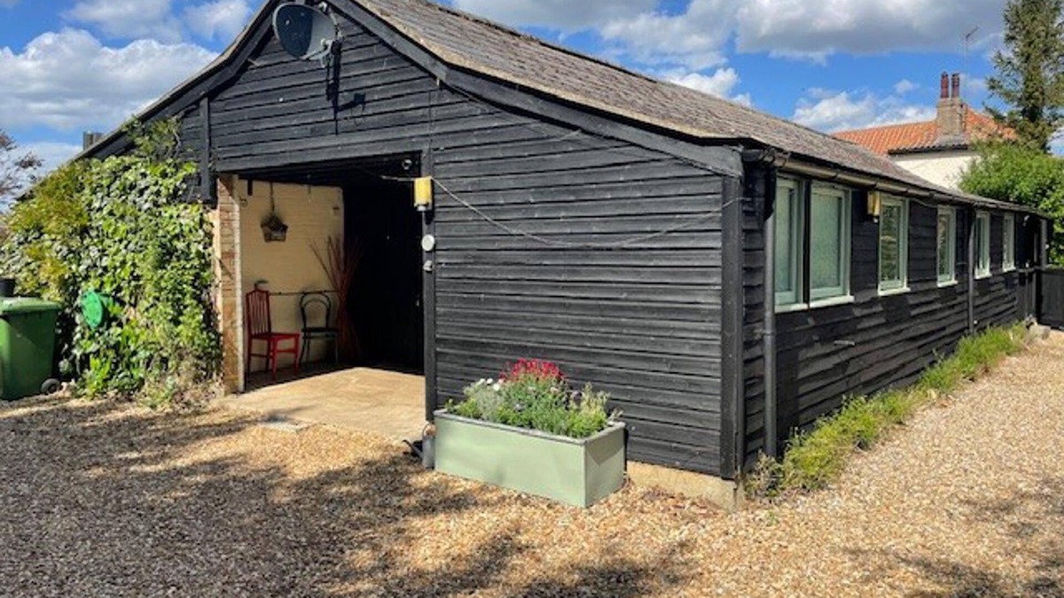 Stow Bardolph House | Remarkable 2-bed Barn in Downham Market
