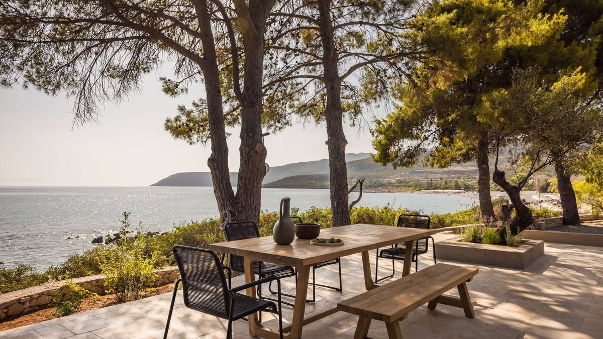 Kardamyli Villa | Remarkable Kardamyli Beachfront Villa |.